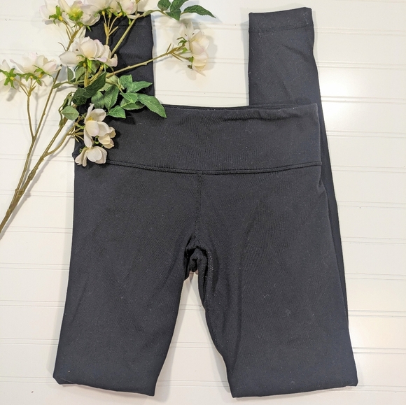 Lululemon Black Mid Rise Legging - Picture 1 of 3